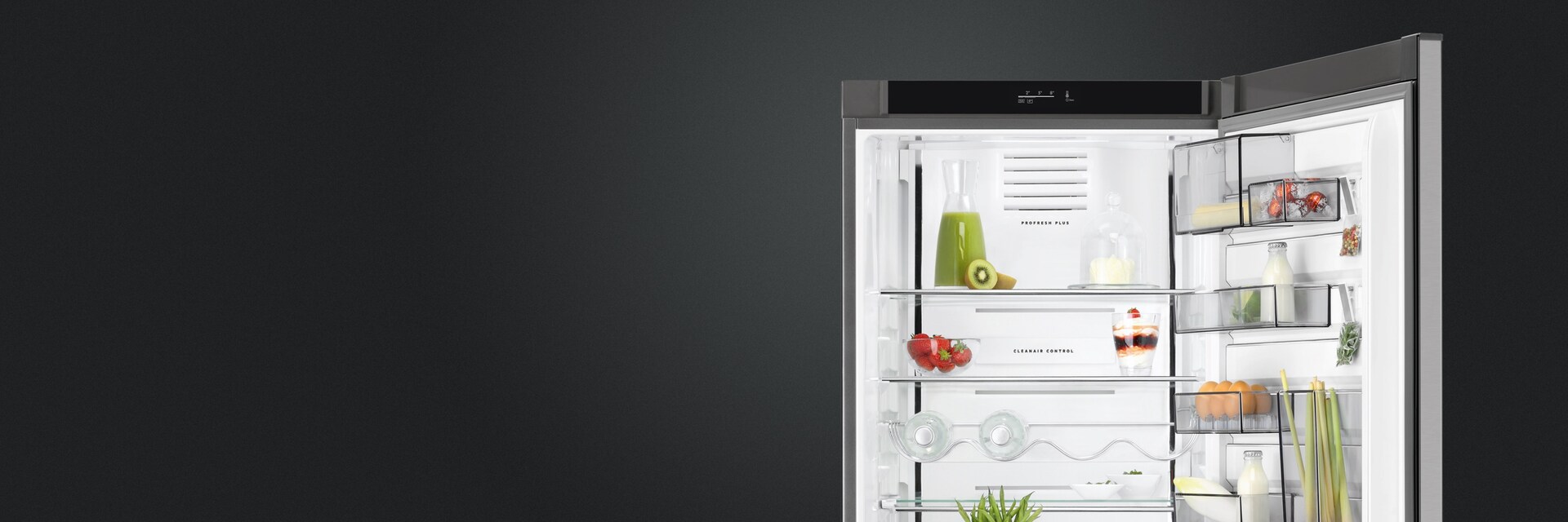 Freestanding fridge freezer